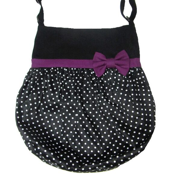 sac fourre-tout bandoulière denim noir avec noeud pourpre et pois blanc