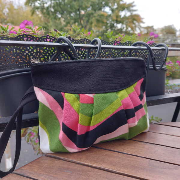 Pochette colorée noir, vert, rose et blanc avec poignée de transport - Image 2