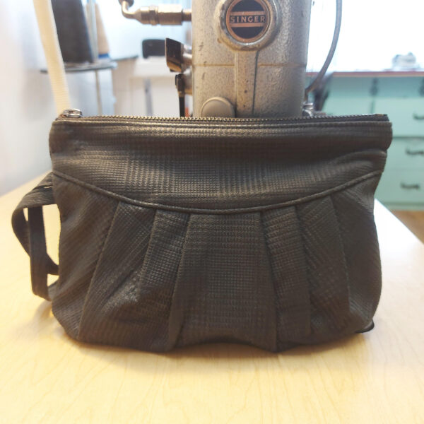 Pochette en cuir noir ou gris - Sac à main de soirée avec poignée - Image 10