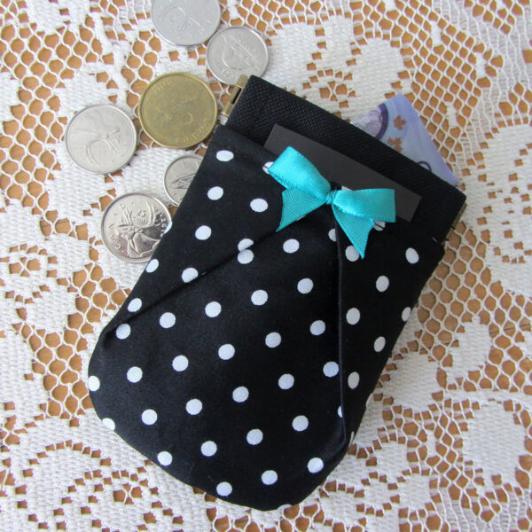 Porte-cartes rétro avec fermoir à cliquet - Noir à pois blanc - Image 3