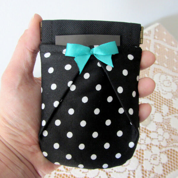 Porte-cartes rétro avec fermoir à cliquet - Noir à pois blanc - Image 2