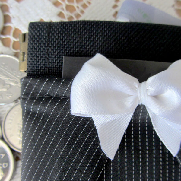 Porte-cartes rétro satin noir rayé blanc - Fermoir à cliquet - Image 3