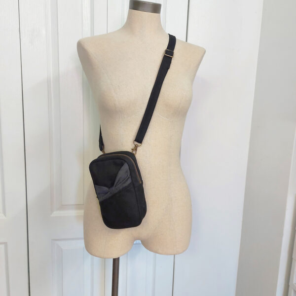 Sac de taille noir avec pochette au devant - Bandoulière ajustable - Image 2