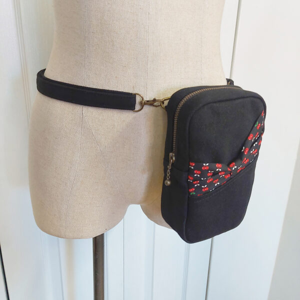 Petit sac motif cerises rouges - Sac à main bandoulière ajustable - Image 4