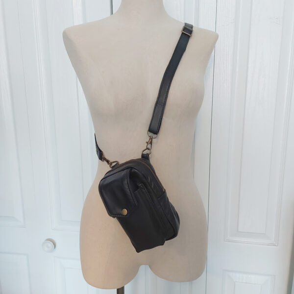 Sac de taille cuir noir - Pochette cellulaire à bandoulière - Image 3