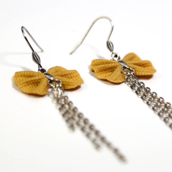 Boucle d'oreille en tissus recyclés - Noeud jaune moutarde - Image 4