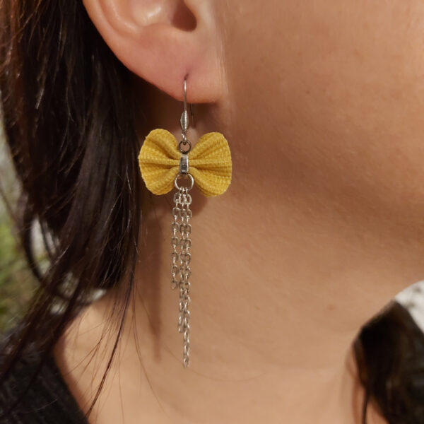 Boucle d'oreille en tissus recyclés - Noeud jaune moutarde - Image 2