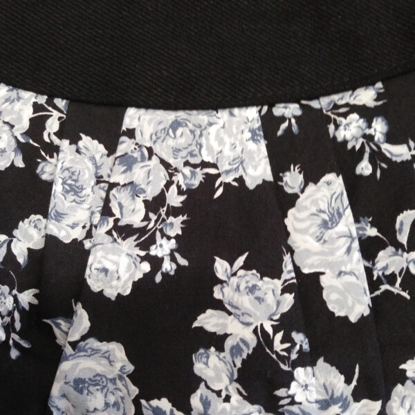 Pochette fleurs noir et gris - Mini sac de soirée avec poignée - Image 5