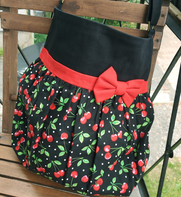 Sac cerises et pois - Fourre-tout bandoulière noeud rouge - Image 2