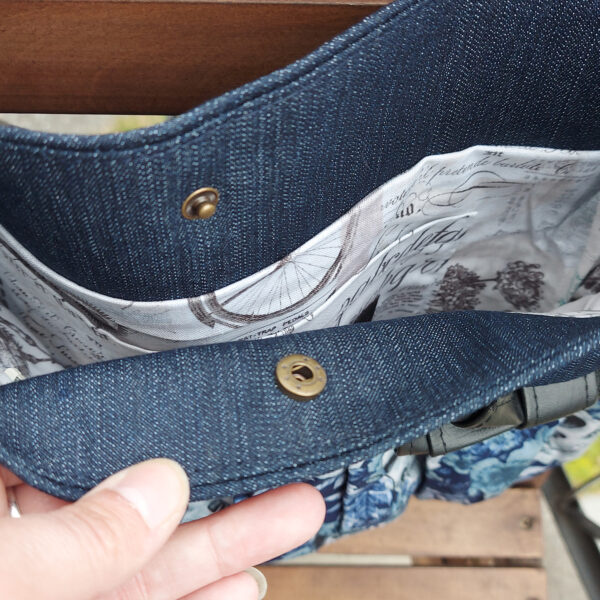 Sac tête de mort bleu - Fourre-tout bandoulière en denim - Image 9
