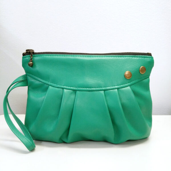 pochette en cuir turquoise avec poignée