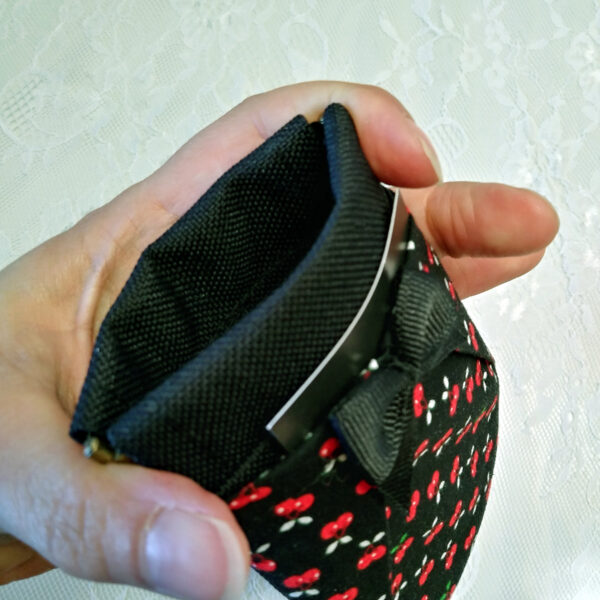 Porte-cartes rétro avec fermoir à cliquet - Petites cerises rouges - Image 4