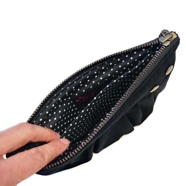 Petit sac noir avec rivets bronze - Pochette de soirée zippée - Image 5