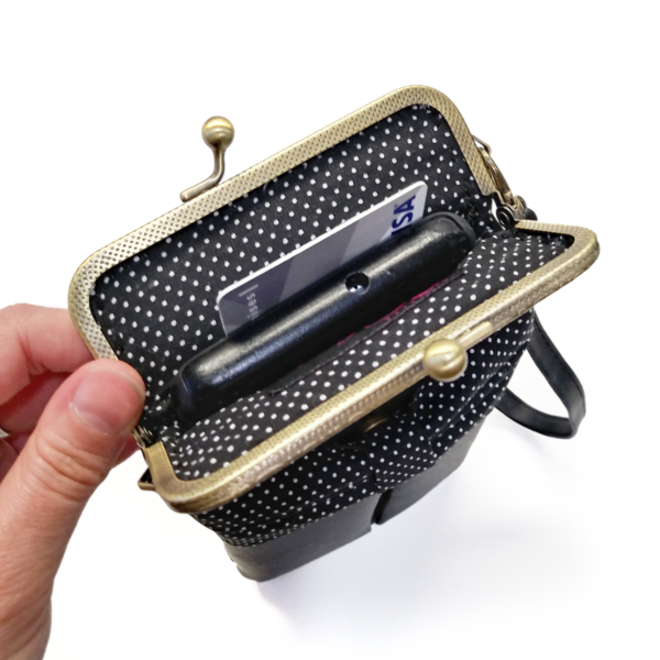 Sac cellulaire en cuirette noire et pois blancs avec fermoir vintage - Image 5