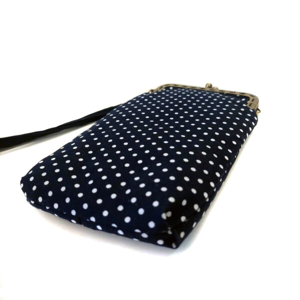 Pochette cellulaire marine pois blanc avec noeud et fermoir vintage - Image 7