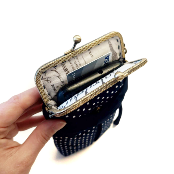 Pochette cellulaire marine pois blanc avec noeud et fermoir vintage - Image 4