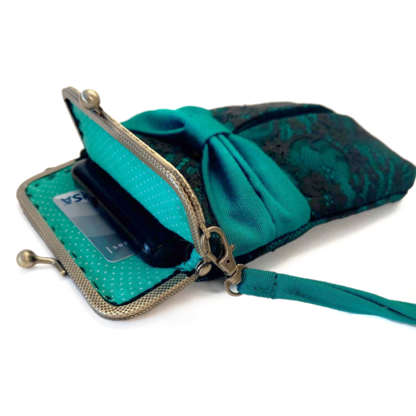 Petit sac turquoise et dentelle noir avec fermoir vintage bronze - Image 5