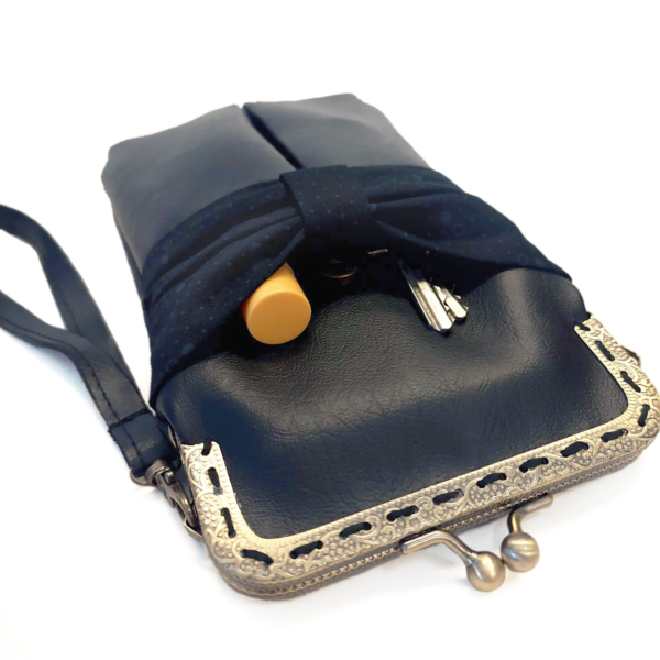 Sac à main noir vintage en cuirette et fermoir bronze - Image 3