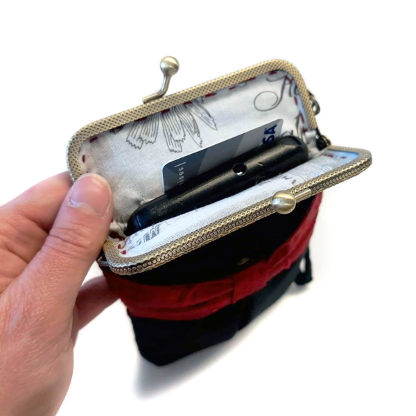 Pochette noire et rouge, velours côtelé et soie - Fermoir vintage - Image 5