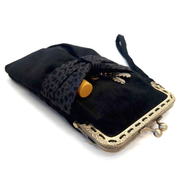 Sac motif léopard noir et gris en velours côtelé avec fermoir vintage - Image 2