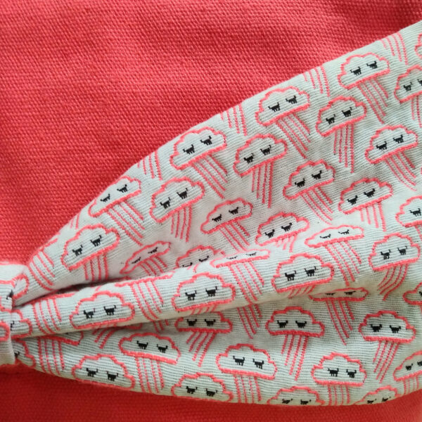 Pochette de voyage corail avec boucle à motif nuages - Image 4