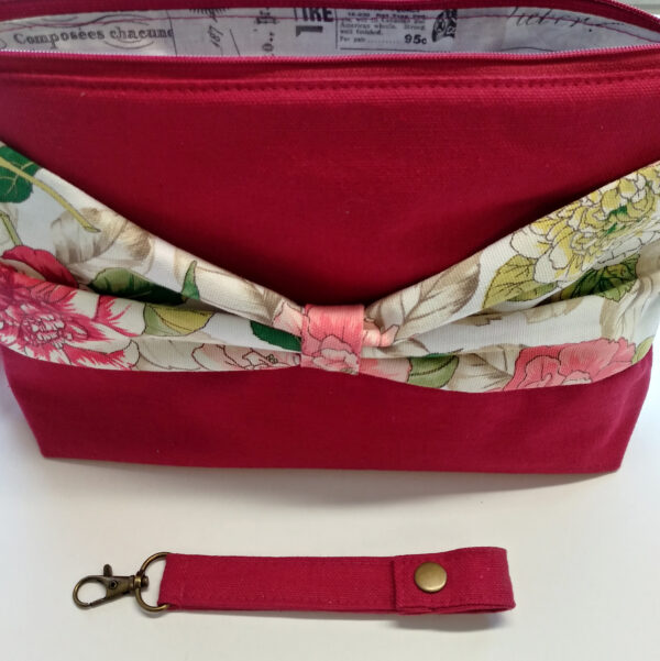 Pochette de rangement fleuris rose foncé avec ganse détachable - Image 2